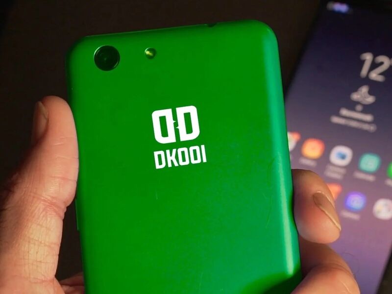 Aftermarket Smartphone-Mirroring Devices