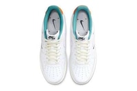 80s-Themed Tonal Sneakers Image 3