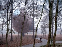 Immersive Seed-Shaped Cabins Image 3