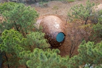 Immersive Seed-Shaped Cabins Image 5