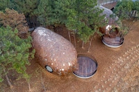Immersive Seed-Shaped Cabins Image 6