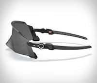Protective Single-Lens Sunglasses Image 5