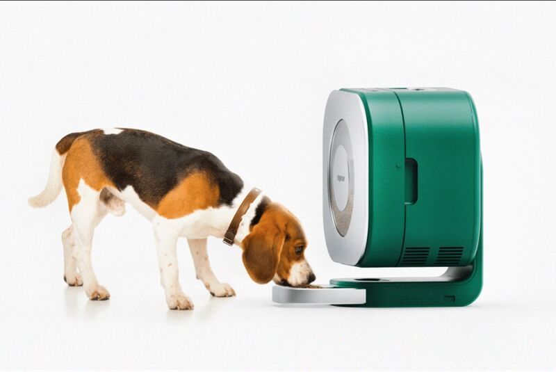 Portable Refrigerating Pet-Food Dispensers