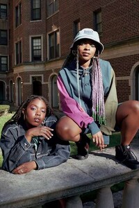 Multi-Tonal Breathable Garments Image 3