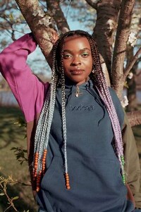 Multi-Tonal Breathable Garments Image 4