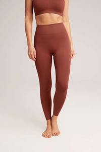Size-Inclusive Sustainable Activewear Image 3