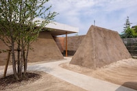 Modern Naturally Made Homes Image 2