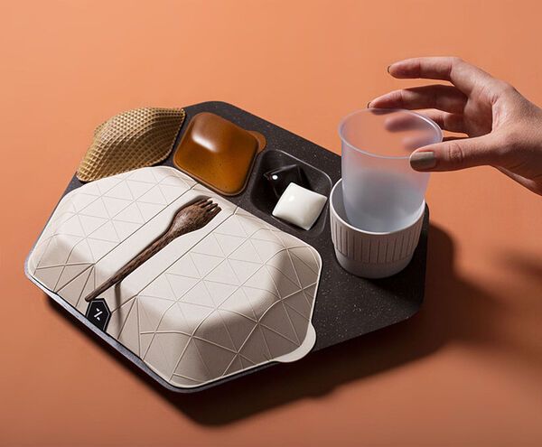 Eco-Friendly Airplane Meal Trays : Zero Eco Meal Tray Concept