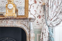 Luxe Tourist Attraction Hotels Image 2