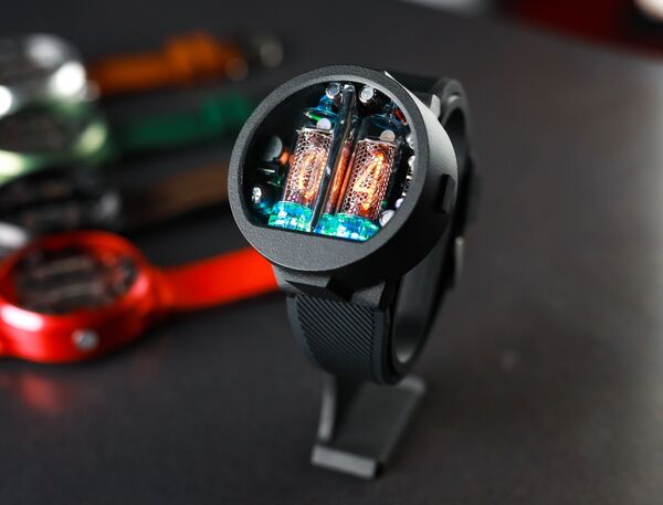 NIXOID NEXT Ｖ2.2 Steampunk Nixie Tube Rare Wrist Watch Nixoid Next (Metal