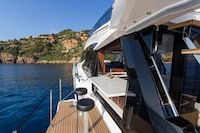 Elevated Expanding Yachts Image 2