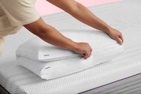 Adjustable Cooling Pillows Image 2