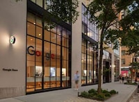 Eco-Friendly Tech Shops Image 5