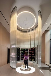 Eco-Friendly Tech Shops Image 6