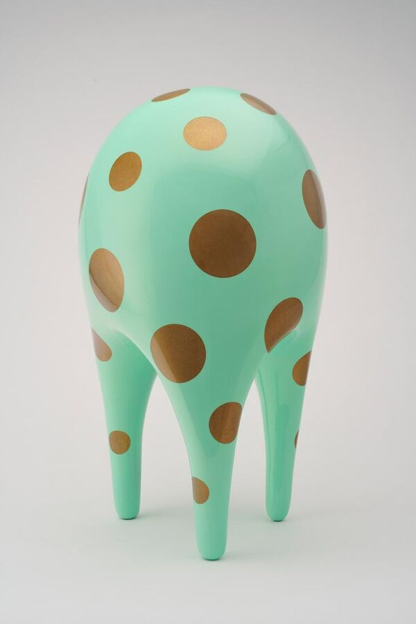 Candy-Colored Bronze Sculptures Image 2
