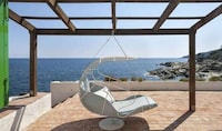 Sustainable Seaside Swinging Seats Image 3