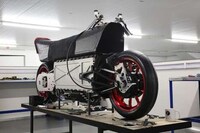 Hollow Aerodynamic Electric Motorcycles Image 4