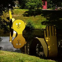 Cartoonish Botanical Garden Sculptures Image 4