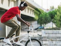 Cost-Effective Wireless Headphones Image 2
