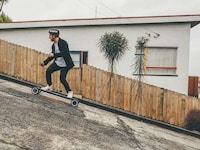 Performance-Focused Electric Skateboards Image 1
