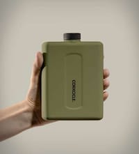 Hip Flask-Inspired Canteens Image 5