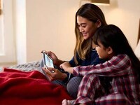 Portable OLED Gaming Consoles Image 4