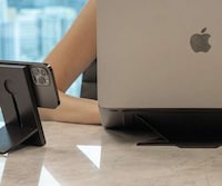 Sleek Magnetized Smartphone Chargers Image 2