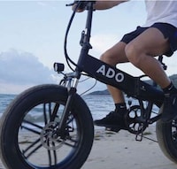 Thick-Tired Collapsible E-Bikes Image 1