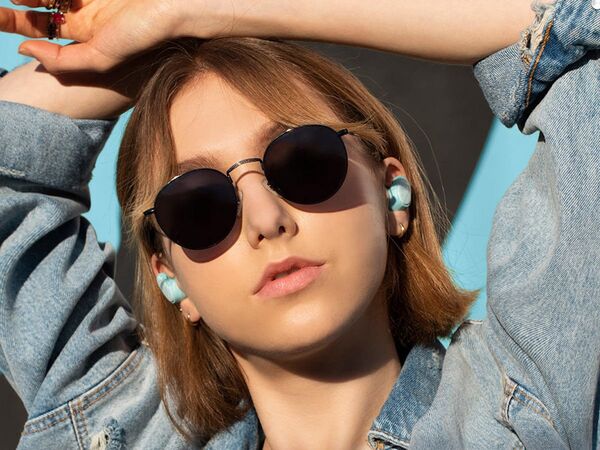 Low-Cost Trackable Earbuds