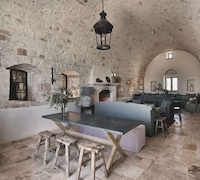 Chic Fortified Farmhouses Image 3
