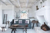Chic Fortified Farmhouses Image 4