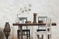 Chic Fortified Farmhouses Image 6