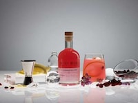 Demure Glass Cocktail Packaging Image 3