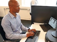 Standing Reminder Desk Devices Image 1