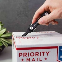 Blade-Free Keychain Box Cutters Image 3