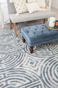 Maze-Inspired Hand-Tufted Rug Lines Image 4