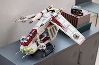 Detailed Sci-Fi Toy Kits Image 4