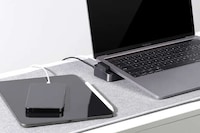 Elevating Laptop Connectivity Hubs Image 8