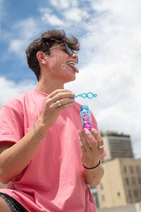 Lickable Blowing Bubbles Image 1