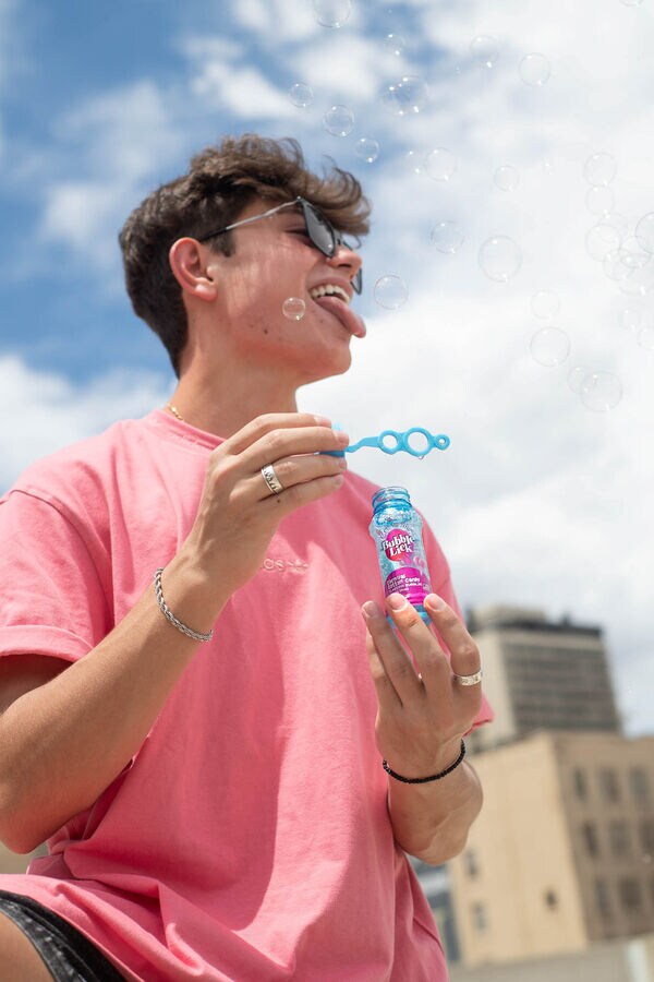 Lickable Blowing Bubbles