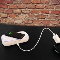 Device-Sanitizing Wireless Chargers Image 3