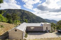 Off-The-Grid Brutalist Getaways Image 2