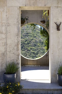 Off-The-Grid Brutalist Getaways Image 3
