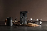 Sleek Single-Cup Coffee Makers Image 4