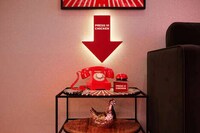 Chicken-Themed Hotels Image 3