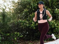 Contoured Wearable Hydration Packs Image 8