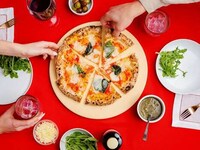 Restaurant-Quality Pizza Stones Image 5