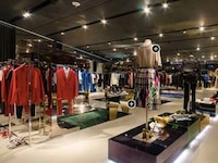 Cutting-Edge Virtual Retail Platforms Image 4