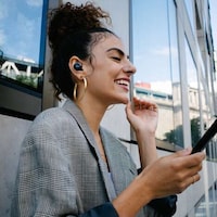 Nod-Detecting Wireless Earphones