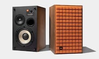 Advanced Vintage-Style Speakers Image 3